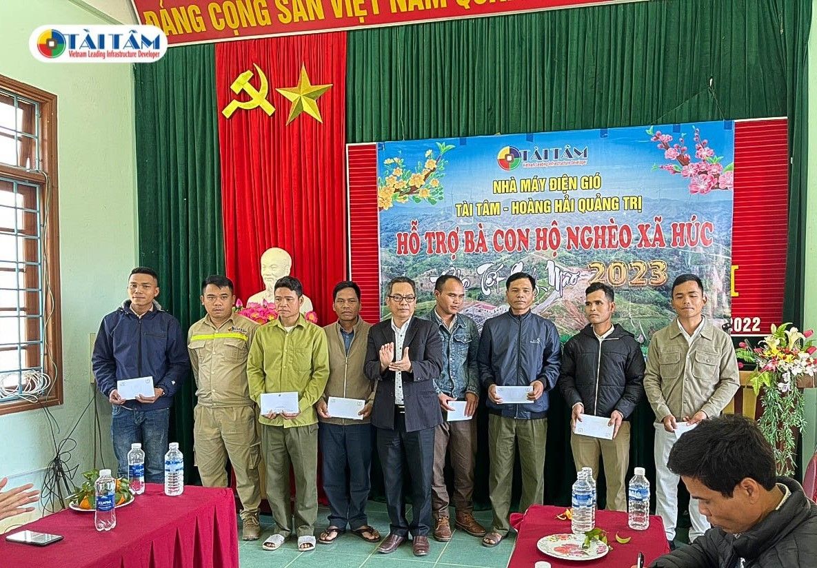 NHÀ MÁY ĐIỆN GIÓ TÀI TÂM & HOÀNG HẢI - QUẢNG TRỊ MANG XUÂN VỀ CHO BÀ CON NGHÈO XÃ HÚC