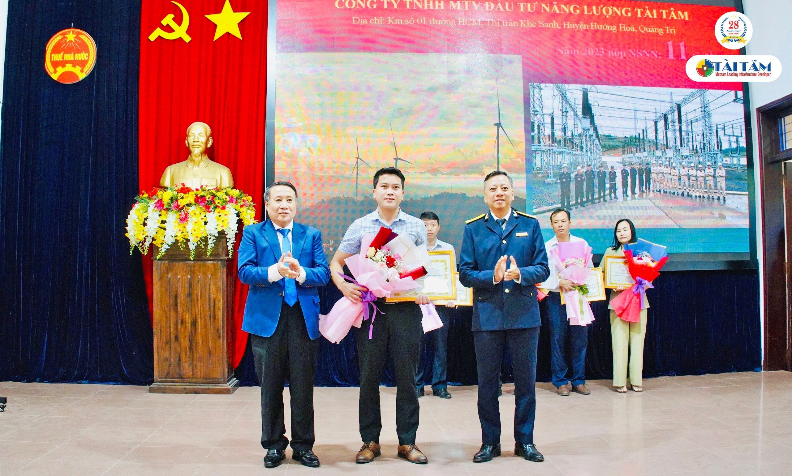 CÔNG TY TNHH MTV ĐT NĂNG LƯỢNG TÀI TÂM QUẢNG TRỊ VINH DỰ ĐÓN NHẬN BẰNG KHEN TỪ CỤC THUẾ TỈNH QUẢNG TRỊ 